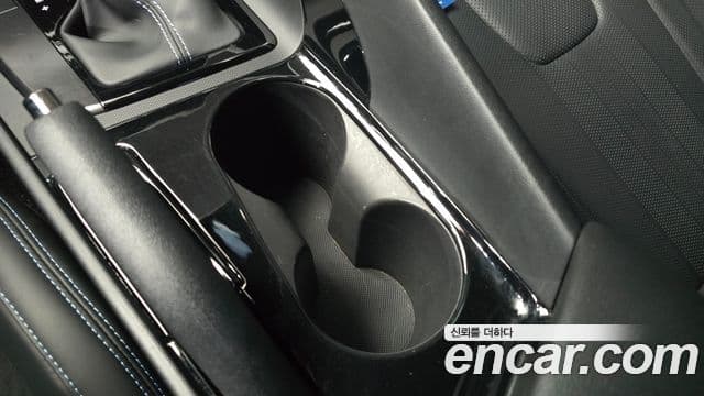 Hyundai The New Avante Hybrid 2021 — ფოტო 16/32