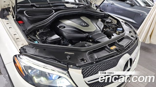Mercedes-Benz GLE-Class 2018 — Şəkil 6/20
