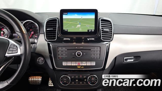 Mercedes-Benz GLE-Class 2018 — Şəkil 14/20
