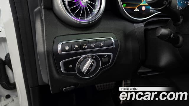 Mercedes-Benz C-Class 2021 — Photo 21/33