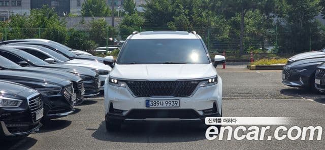Kia Carnival 2023 — фото 2 из 20