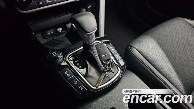 Kia Seltos 2019 — фото 8 из 20