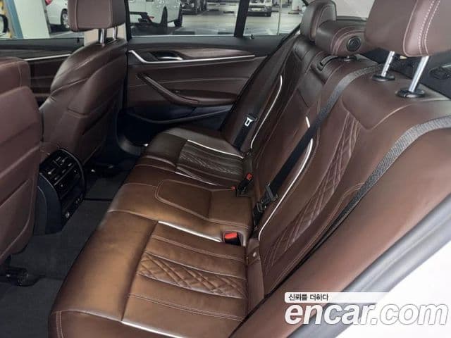 BMW 5 Series 2020 — ფოტო 10/20