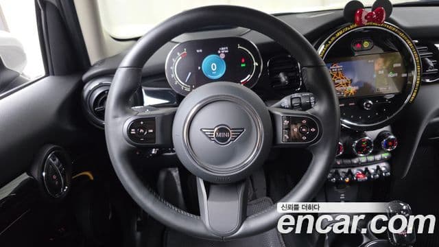 Mini Cooper 2024 — фото 15 из 20