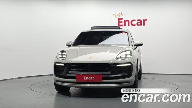 Porsche Macan 2023 — ფოტო 3/20