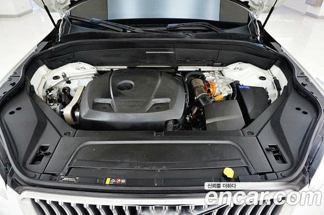 Volvo XC90 2021 — ფოტო 6/20