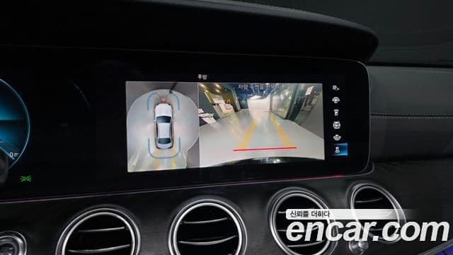 Mercedes-Benz E-Class 2022 — фото 15 из 20