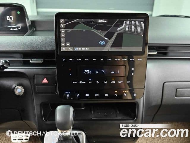 Hyundai Staria 2023 — ფოტო 14/20