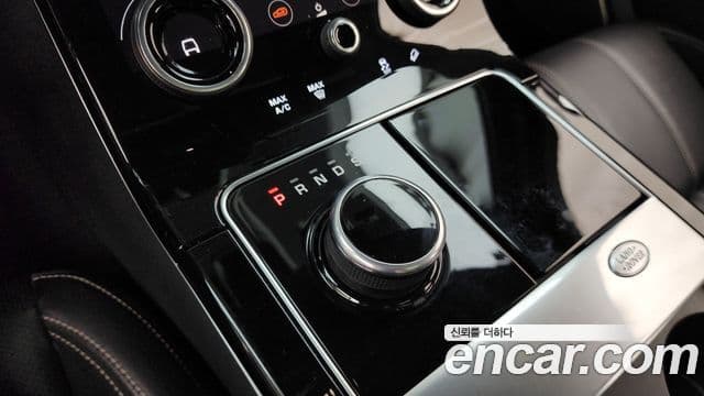 Land Rover Range Rover Velar 2018 — фото 9 из 20