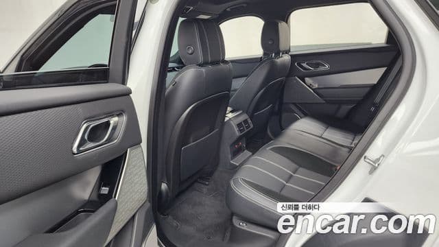 Land Rover Range Rover Velar 2018 — Şəkil 26/32