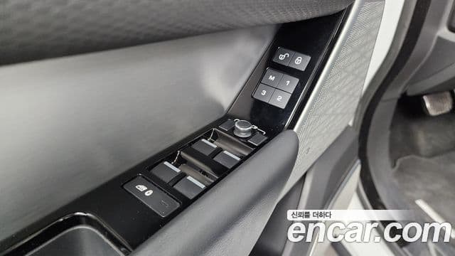 Land Rover Range Rover Velar 2018 — Şəkil 4/32