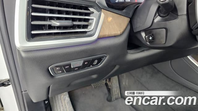 BMW X5 2021 — ფოტო 17/20