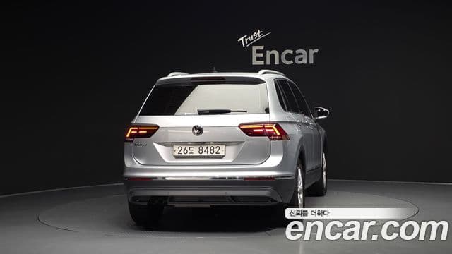 Volkswagen Tiguan 2018 — фото 4 из 20