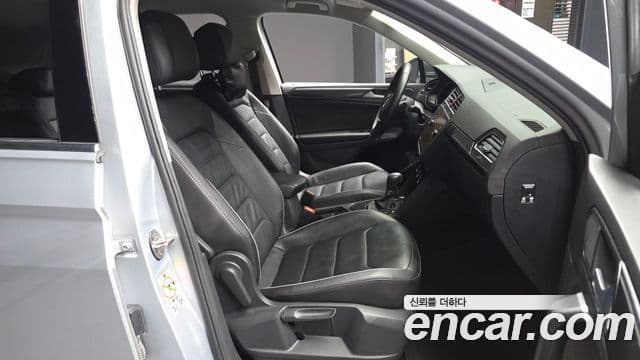 Volkswagen Tiguan 2018 — фото 11 из 20