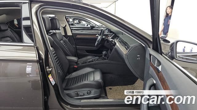 Volkswagen Passat GT 2018 — фото 11 из 20