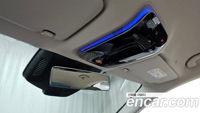 Mercedes-Benz E-Class 2024 — ფოტო 17/20