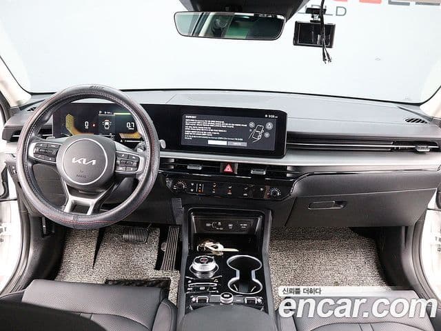 Kia K5 2024 — Şəkil 10/20