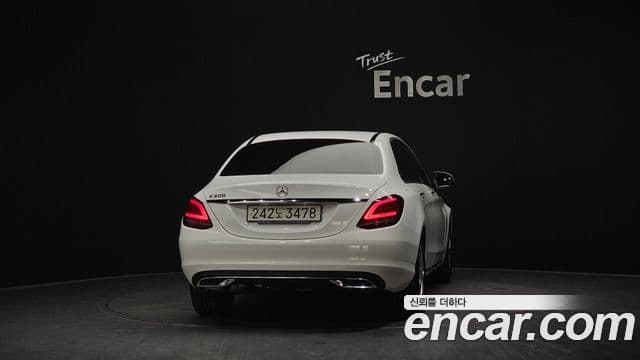 Mercedes-Benz C-Class 2020 — фото 4 из 20