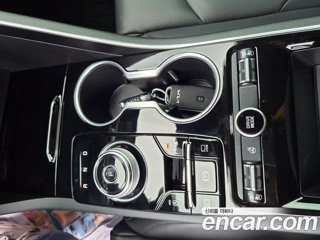 Kia K5 2022 — ფოტო 7/18