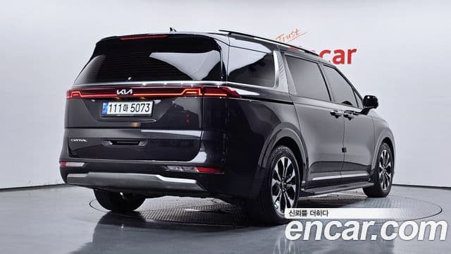 Kia Carnival 2021 — фото 2 из 20