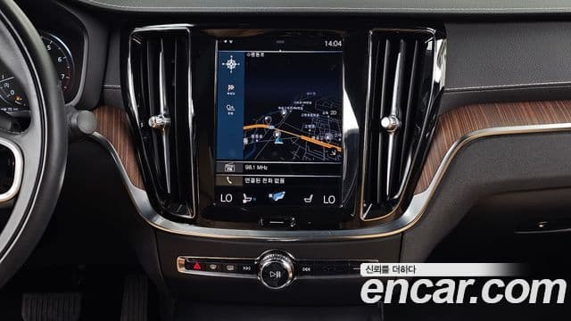 Volvo S60 2021 — фото 14 из 20