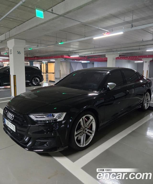Audi A8 2021 — ფოტო 10/14