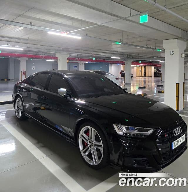 Audi A8 2021 — фото 13 из 14