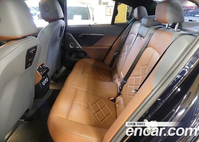 BMW 5 Series 2024 — фото 17 из 20