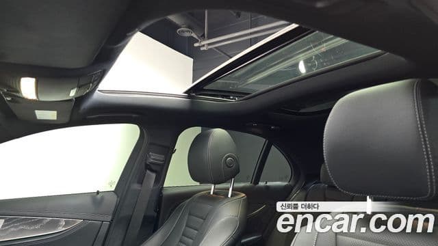 Mercedes-Benz E-Class 2022 — Şəkil 16/20