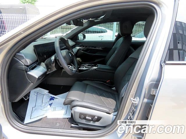 BMW 5 Series 2025 — фото 5 из 20