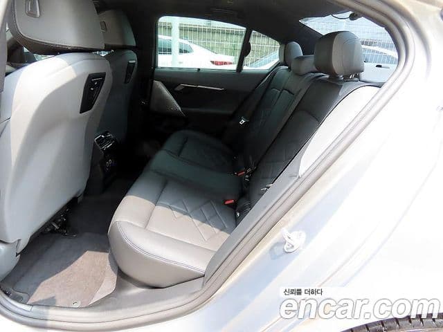 BMW 5 Series 2025 — фото 6 из 20