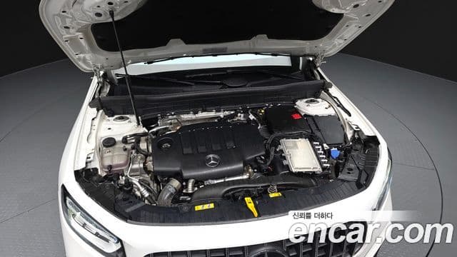 Mercedes-Benz GLB-Class 2024 — ფოტო 6/20