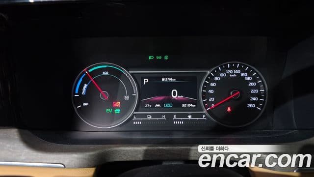 Kia Sorento 2023 — ფოტო 8/20