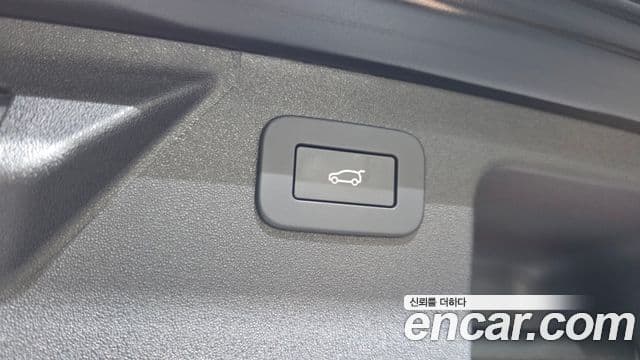 Land Rover Discovery Sport 2025 — Photo 27/38