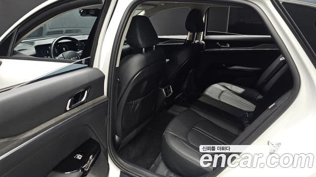 Kia K5 2025 — фото 12 из 20