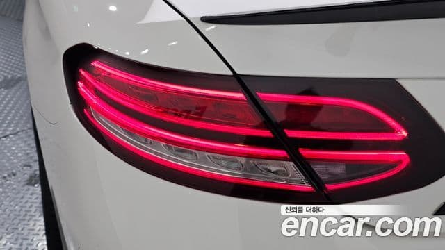 Mercedes-Benz C-Class 2019 — Şəkil 30/34