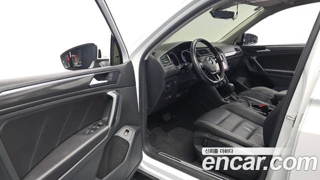 Volkswagen Tiguan 2020 — ფოტო 10/20