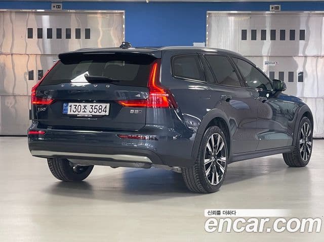 Volvo V60 Cross Country 2024 — Şəkil 1/20