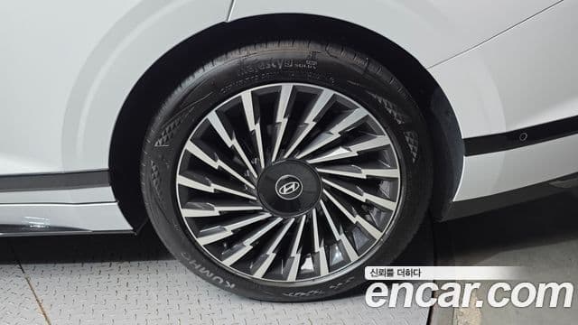 Hyundai Grandeur Hybrid 2022 — Photo 22/32