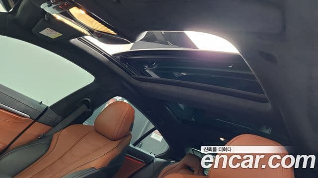 BMW 8 Series 2022 — фото 19 из 20