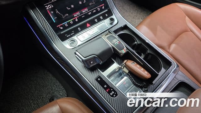 Audi Q7 2021 — ფოტო 9/20