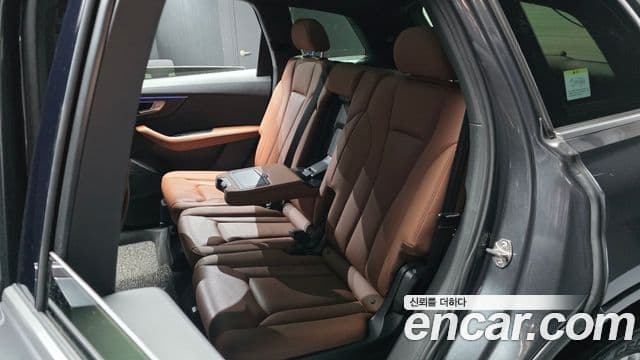 Audi Q7 2021 — ფოტო 12/20
