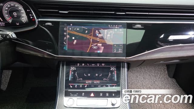 Audi Q7 2021 — ფოტო 13/20
