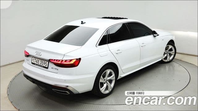 Audi A4 2021 — фото 1 из 20