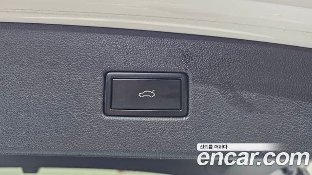 Volkswagen Tiguan 2018 — ფოტო 16/20