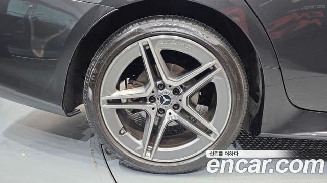 Mercedes-Benz CLS-Class 2022 — Photo 26/33