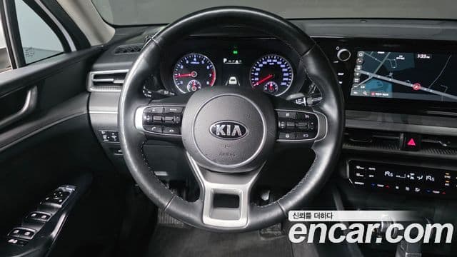Kia K5 2021 — фото 14 из 20