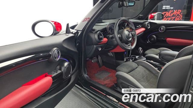 Mini Cooper S 2020 — ფოტო 9/20