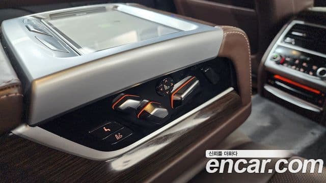 BMW 7 Series 2019 — Фото 19/20