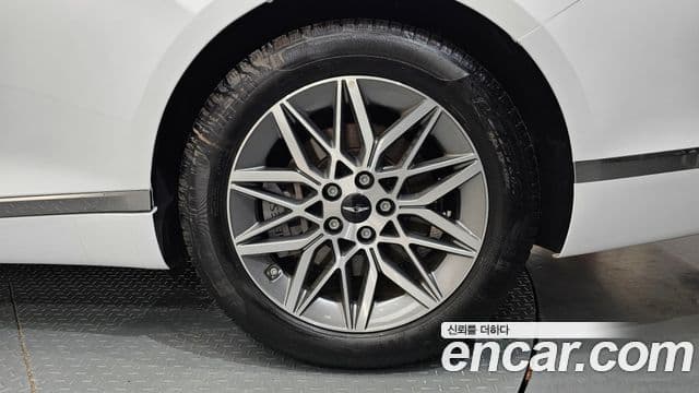 Genesis G80 2024 — Şəkil 37/39